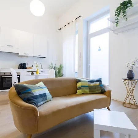 Shopping District Lejlighed