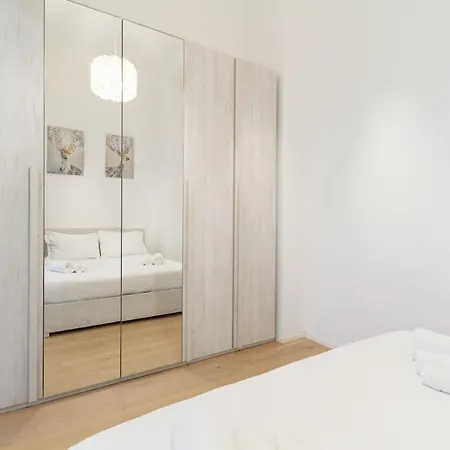 Shopping District Lejlighed Milano